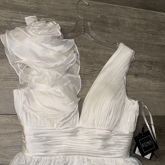 Mac Duggal Ruffle Shoulder Minidress - Picture 6 of 11